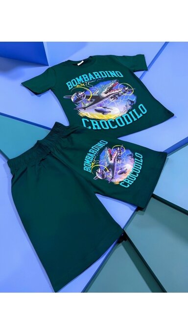 Žalias ,,Crocodilo Bombardino” šortų komplektukas Žalias ,,Crocodilo Bombardino” šortų komplektukas